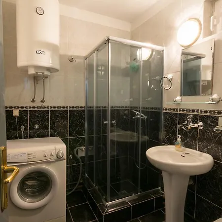 Bulevar Apartment *