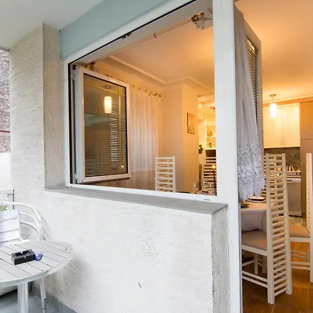 Bulevar Apartment *